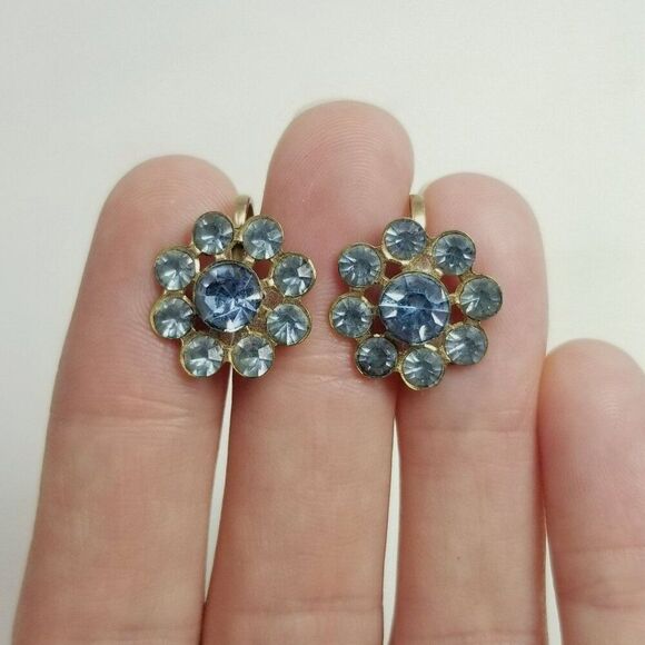 Vintage Light Blue Rhinestone Cluster Clip On Earrings, Screw Back, Estate - Picture 6 of 6